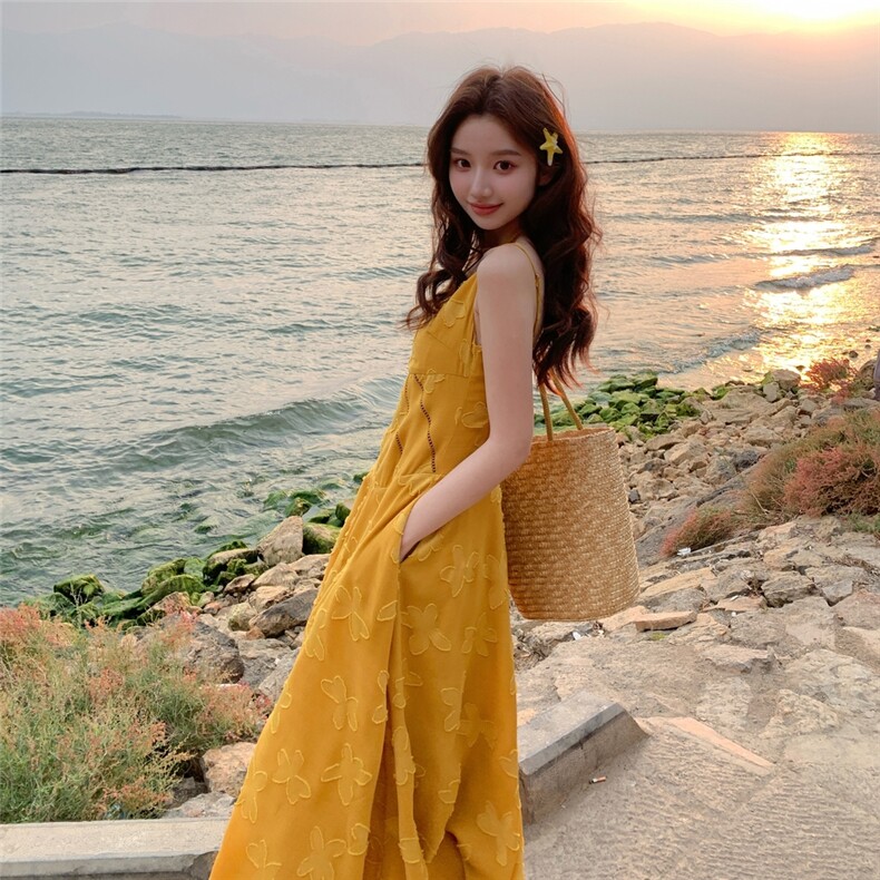 法式姜黄色蝴蝶印花吊带连衣裙女夏2025新款独特漂亮甜美显瘦长裙,女装连衣裙,浙宝193A
