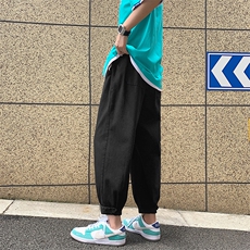 黑色