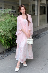 《现货26夏上新》重工蕾丝拼接刺绣吊带仙女裙天丝披肩防晒连件套图片