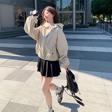 现货秋装堆堆帽设计冲锋衣宽松连帽短外套2C050-1163-P135K188，女装短外套，2C050