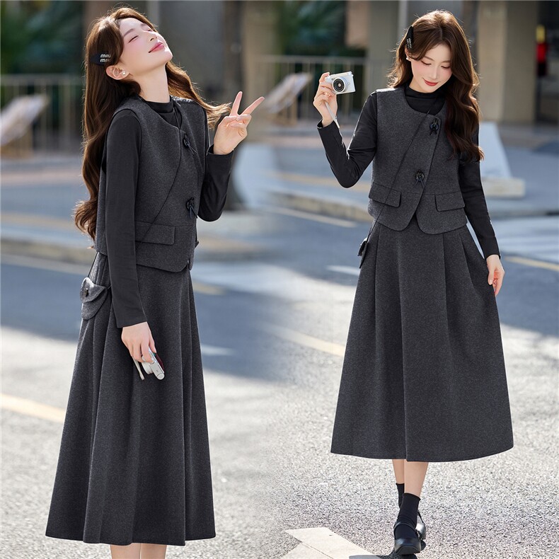 轻熟风酒红色马甲半身裙套装女2026春季新款气质显瘦高级感三件套，女装套装/套裙，意芙