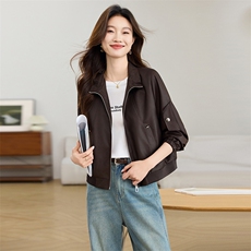 红牛仔短外套女2025春季新款小个子洋气高级感工装时尚夹克，女装短外套，素月