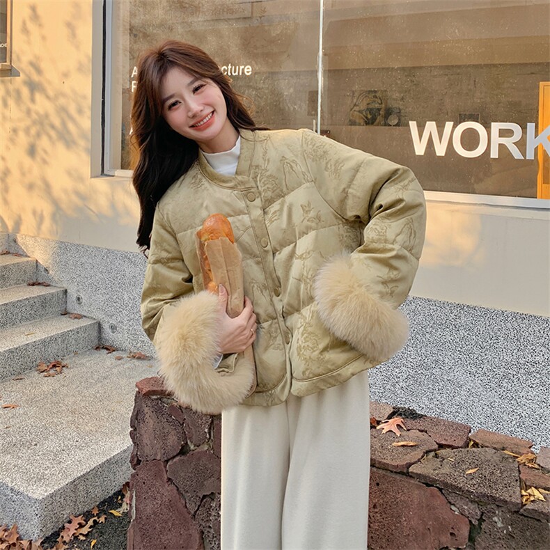新中式国风提花短款羽绒服女冬季独特漂亮超好看真狐狸毛袖口外套，女装羽绒服，C位