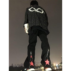 黑色