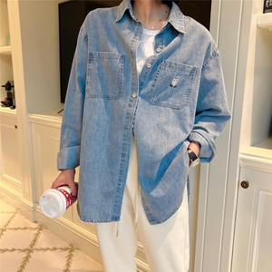 春季牛仔套色衬衫图片