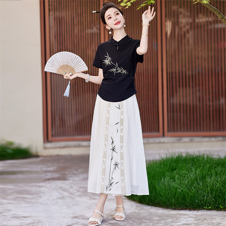 蓝语大码女装胖mm复古国风刺绣黑色T恤2025夏季显瘦立领短袖上衣,女装套装/套裙,芷墨服饰