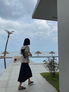 【AI·ENJI】 艾恩纪春季新款法式收腰小衫图片