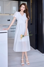 现货2025夏装法式气质女中长款新款时尚设计感遮肚子连衣裙，女装连衣裙，火爆靓佳人