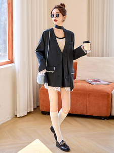 小香风蕾丝拼接西装外套女春秋2025新款小个子灰色西服慵懒风气质图片