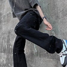 黑色