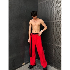红色
