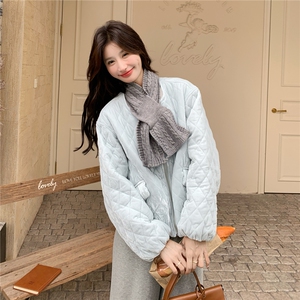 90羽绒服女2025冬新款女装时尚减龄围巾设计感丝绒菱形格保暖外套图片