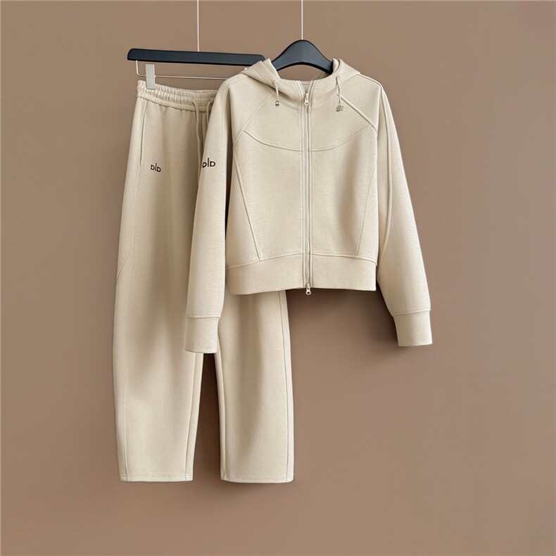 韩版时尚休闲套装修身显瘦连帽短款卫衣内搭白色背心阔腿裤三件套，女装套装/套裙，江南