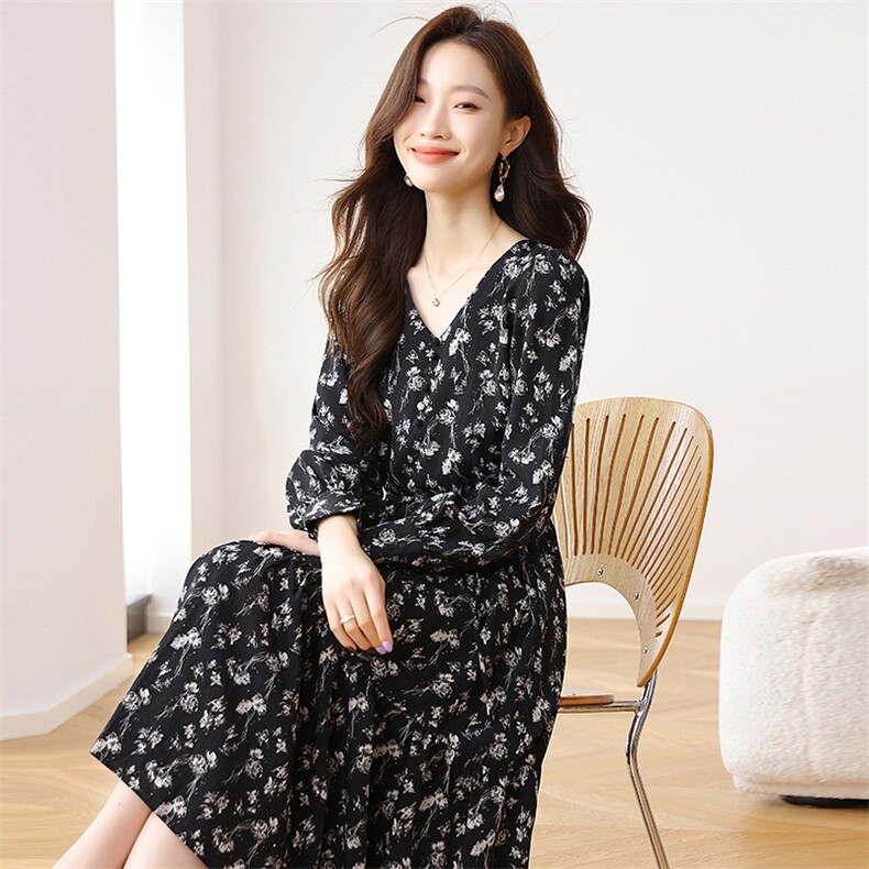 法式气质连衣裙春装女2025年新款轻奢高级感收腰碎花裙子,女装连衣裙,艾米