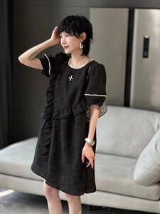 提花面料裙子图片