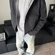 黑色