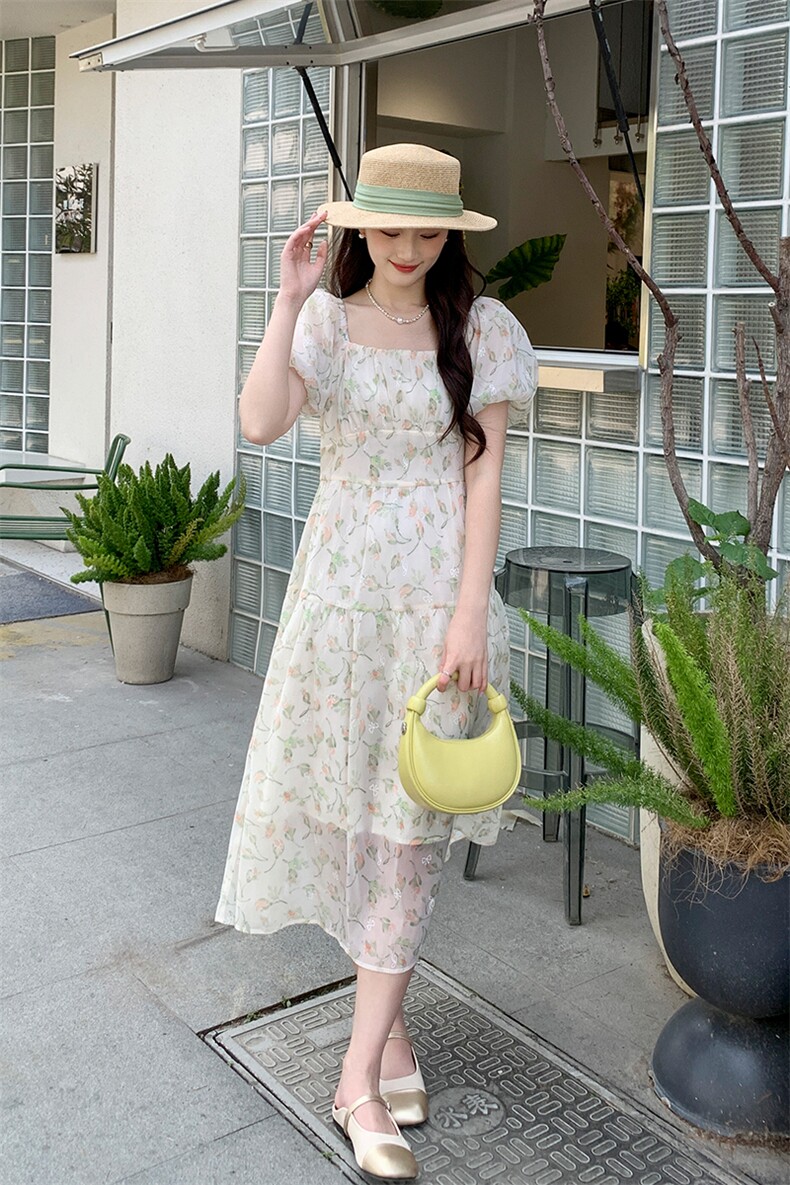 《大货已出》时髦碎花方领连衣裙,女装连衣裙,MQ