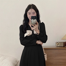黑色