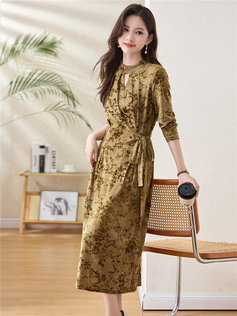 优雅气质丝绒提花连衣裙女2025秋季新款长袖收腰显瘦女人味长裙子,女装连衣裙,恋慕依尚