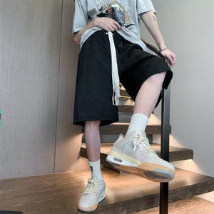高级感简约暗花纹短裤夏季新款五分裤新款潮流男士休闲运动中裤子图片
