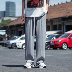 灰色