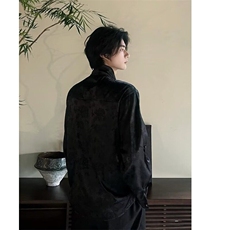 黑色