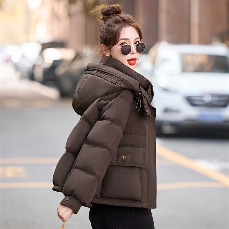 咖色连帽短款羽绒服女2024新款冬季爆款时尚保暖白鸭绒面包服外套,女装羽绒服,琦鑫阁（原依鑫阁）