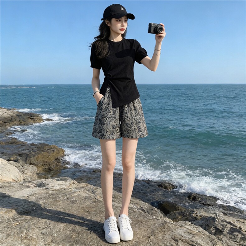 高级感时尚潮流套装女夏新款显瘦圆领开叉上衣阔腿提花短裤两件套,女装套装/套裙,江南