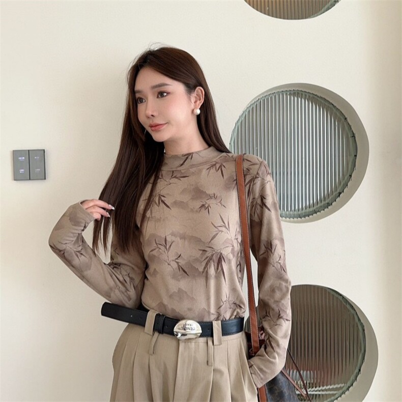 印花长袖打底衫2024秋冬季半高领套头打底衫显瘦T恤复古风上衣女，女装T恤，君汇