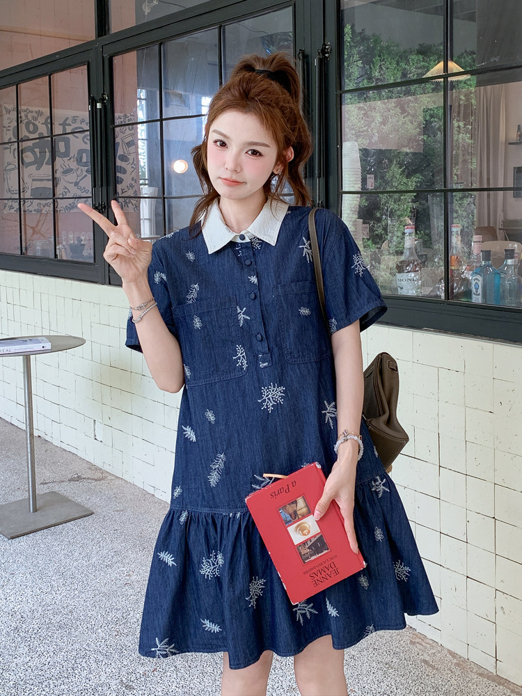 撞色翻领绣花牛仔连衣裙女夏2025新款小个子裙子今年流行爆款漂亮，女装连衣裙，浙宝128A