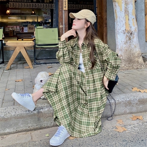 高级感穿搭复古英伦风绿色格子衬衫套装女初春秋好看半身裙两件套图片