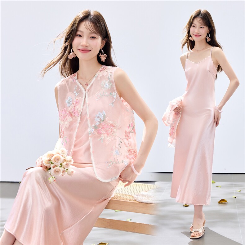 夏季新款现货！2026温柔风洋气重工刺绣花朵款马甲+珍珠吊带长裙,女装套装/套裙,央宝儿