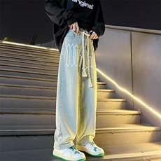 泥黄色