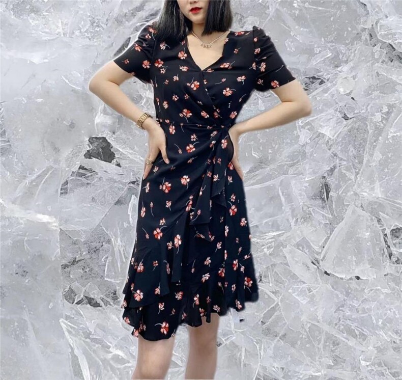 拼腰盼女人味花色连衣裙，女装连衣裙，帝瀛 DY