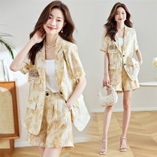 高端职业套装女2024夏季新款网红炸街印花薄款西装阔腿短裤两件套，女装套装/套裙，尚娜萱