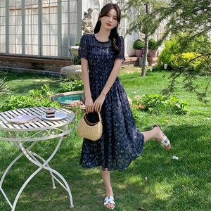 高端时尚碎花雪纺连衣裙女2025夏季新款洋气收腰显瘦泡泡袖A字裙图片
