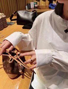 春款现货打底图片