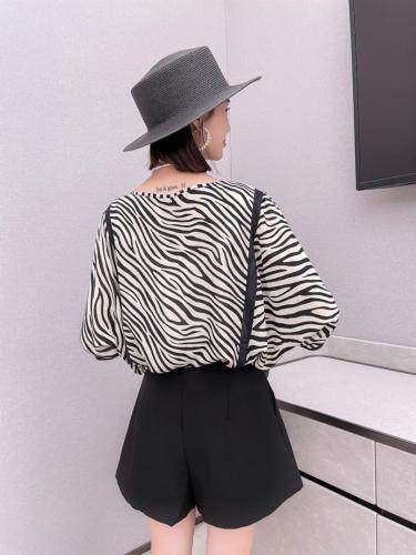新款夏装条纹上衣，女装，娇姿百合