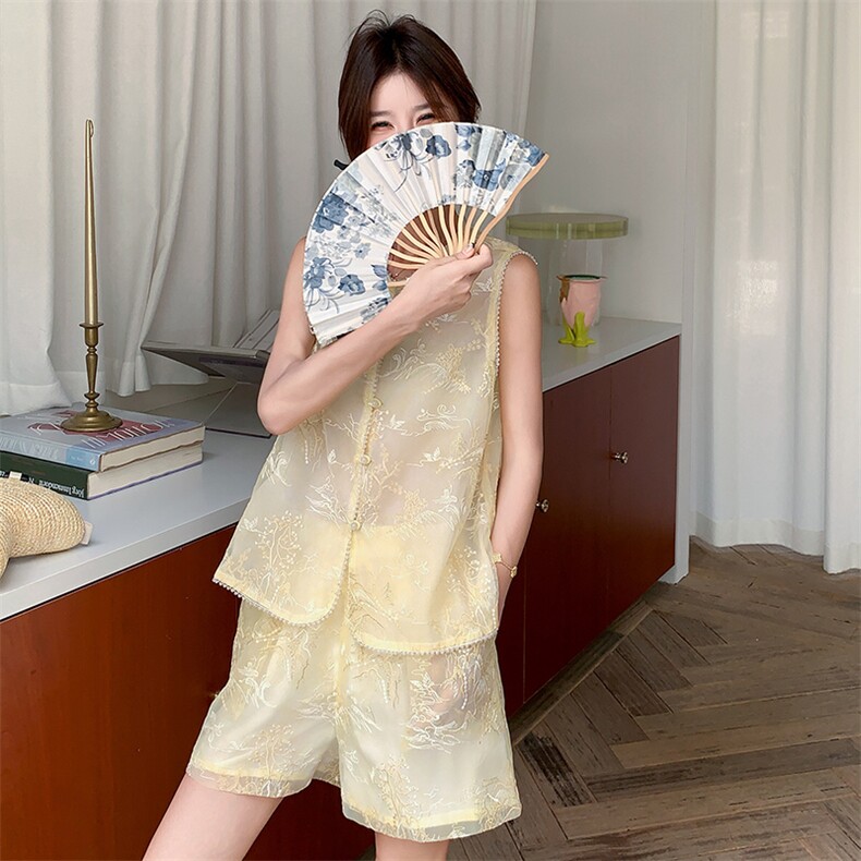 新中式国风刺绣短裤套装女夏2025新款小个子两件套大方得体高级感,女装套装/套裙,纯色衣恋
