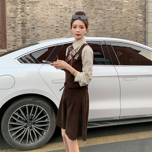 《现货新品》3色可选拼接条纹假两件衬衫甜美可爱学院风连衣裙图片