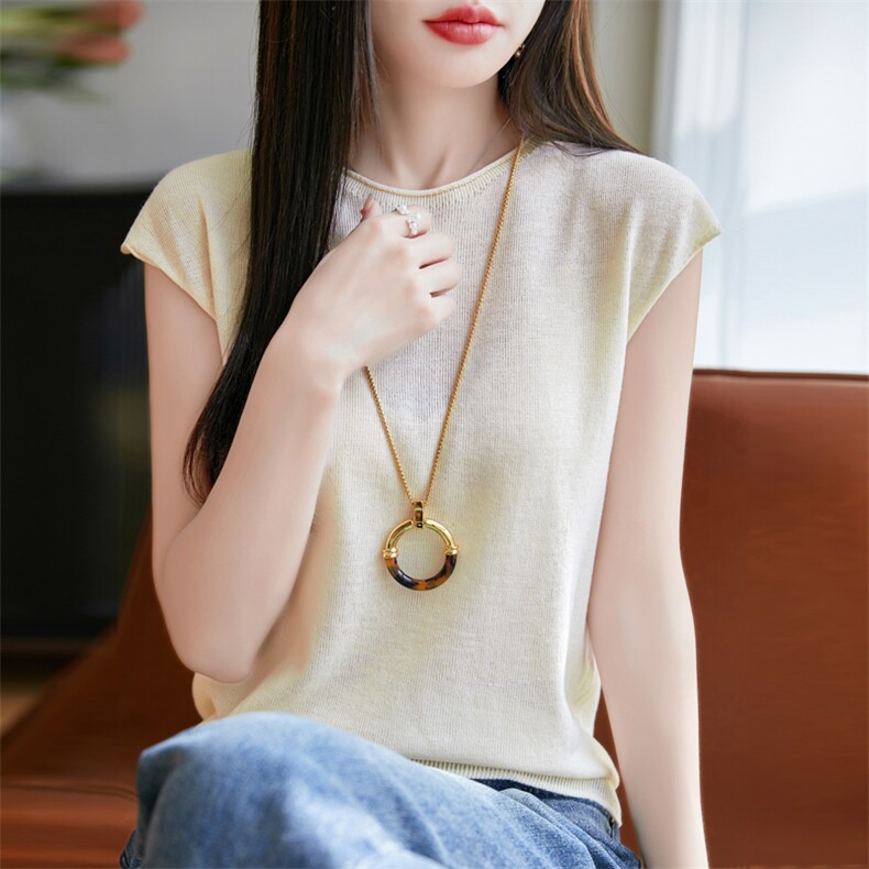 2025年夏季薄款短袖修身型精纺醋酸莱赛尔卷边小飞袖,女装T恤,美杜莎羊绒