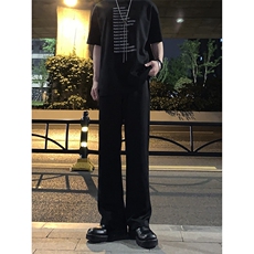 黑色