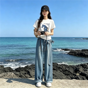 甜美时尚休闲套装女夏季新款圆领印花烫钻上衣设计牛仔长裤两件套图片