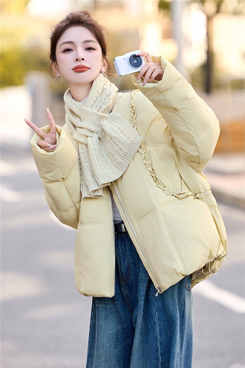 2025冬装新款简约时尚木耳花边拼接羽绒服带围巾羽绒服,女装羽绒服,歌伊格美