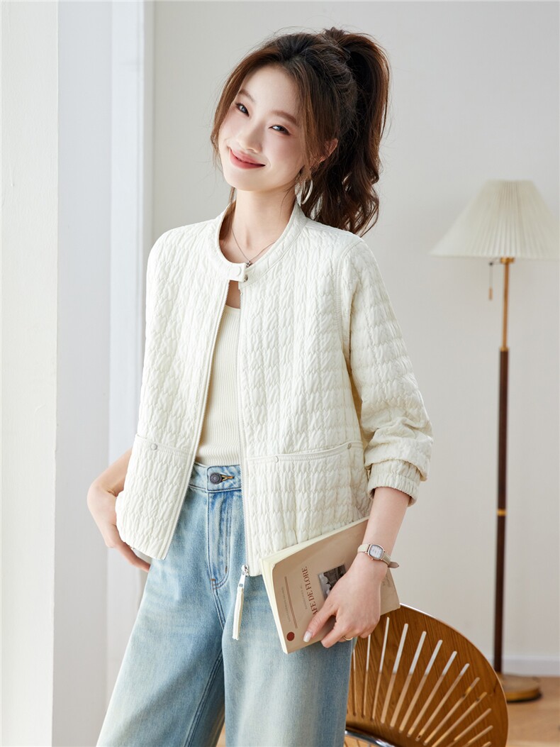 2026年春季宽松圆领方格纹刺绣轻薄开衫短外套棒球服,女装短外套,简韵佳