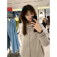 灰色