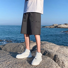 深灰色