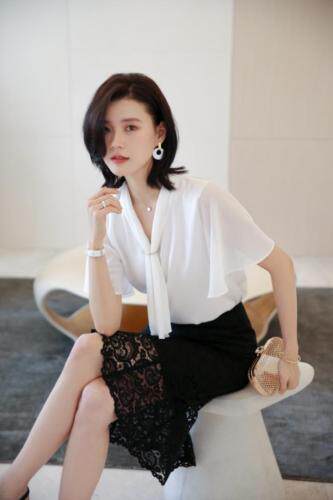 2021夏新V领工艺压褶气质飘带上衣，其它，秋子丰色(3F)