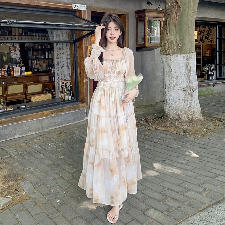 法式浪漫方领碎花连衣裙女2025年夏季新款温柔气质度假显瘦长裙子,女装连衣裙,2C222