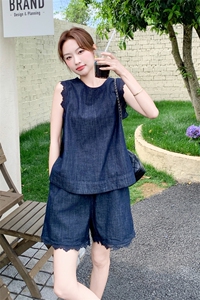 藏青色盐系一整套蕾丝花边牛仔套装女2025夏季新款背心短裤两件套图片